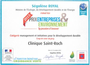 Prix Entreprises & Environnement 2015, mention "Coup de coeur du Jury", remis par Ségolène Royal à la Clinique Saint Roch de Cambrai.